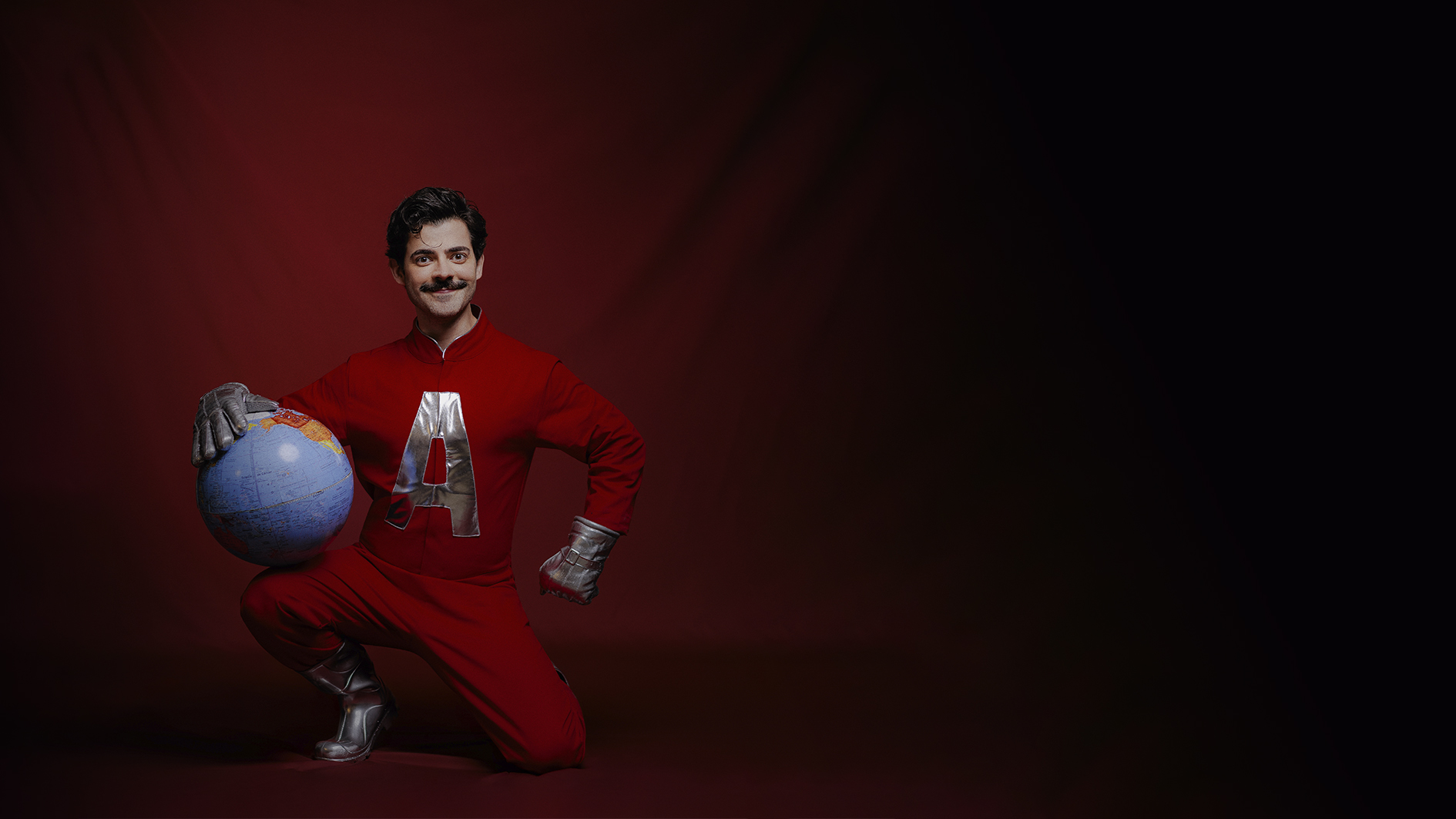 Jessé Scarpellini cria monólogo provocador com humor absurdo