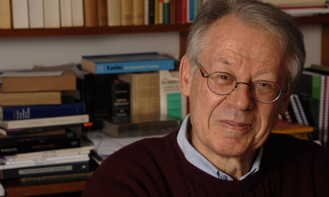 Leitura inédita de “Rainha Lira”, de Roberto Schwarz, reúne 20 atores com direção de Kiko Marques