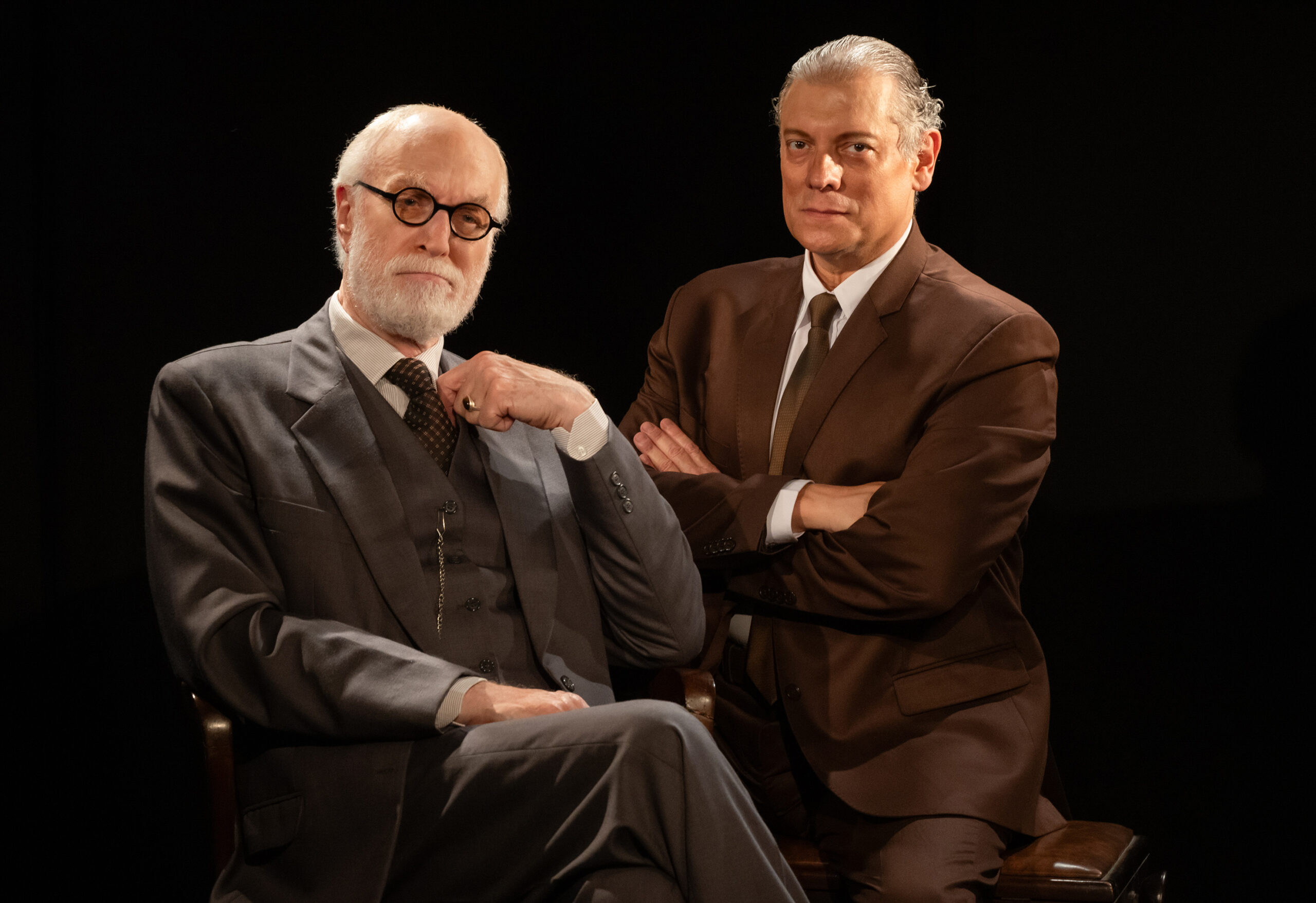 Volta espetáculo sobre encontro fictício entre o pai da Psicanálise e o escritor C.S. Lewis