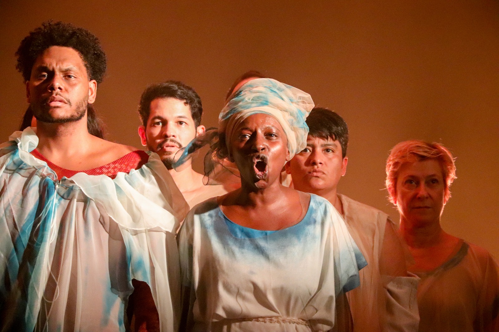 “Travessia” enfoca naufrágios da atualidade sob a perspectiva de intérpretes de diferentes culturas