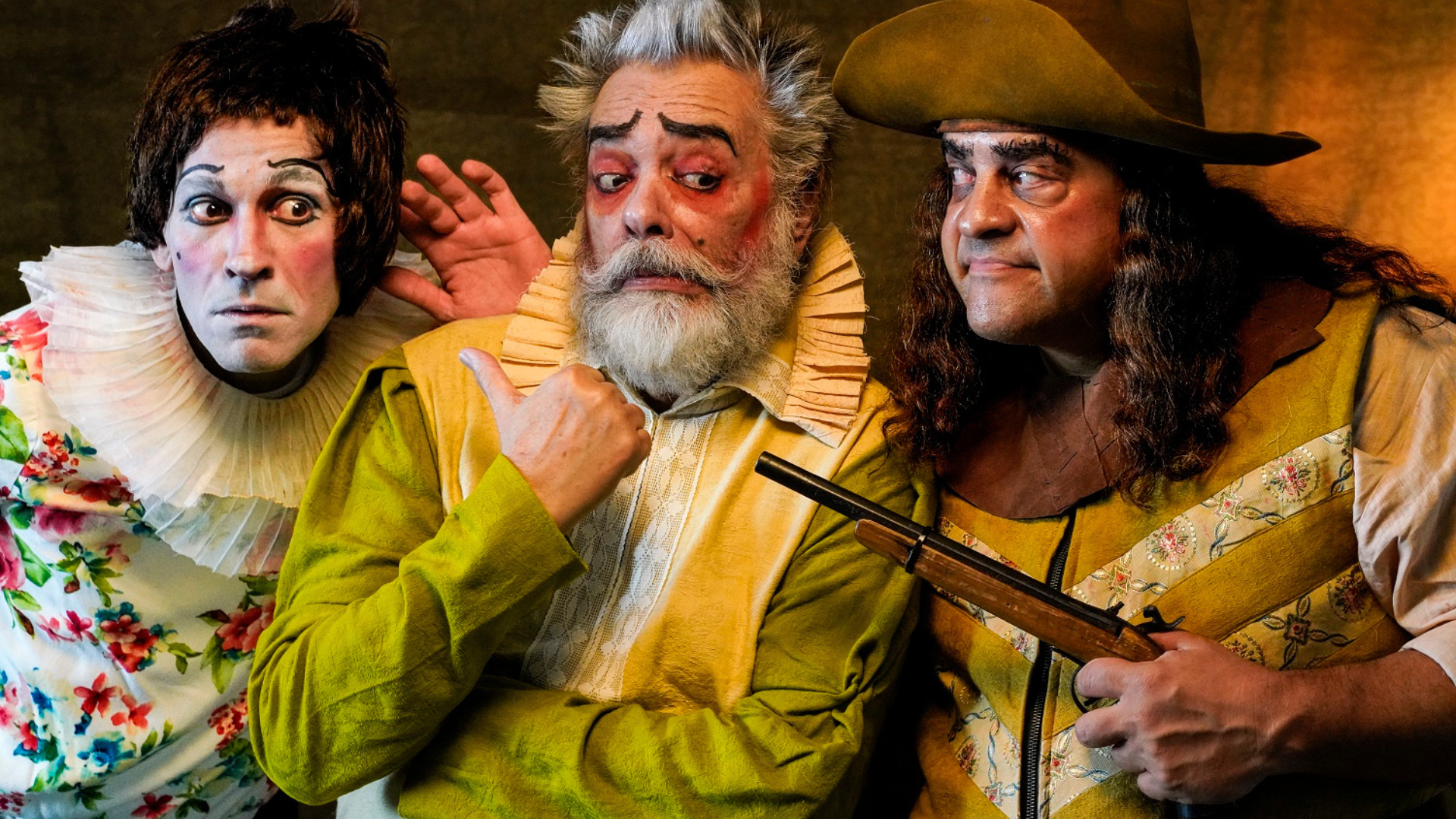 ENTRE A CRUZ E OS CANIBAIS