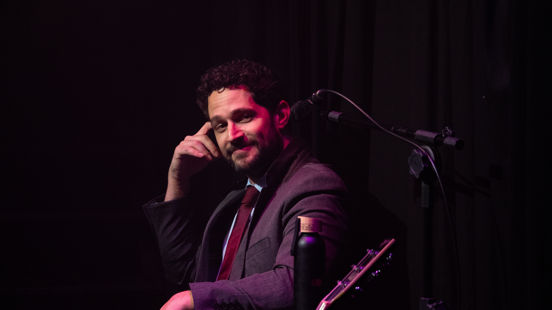 UM PRECIPÍCIO NO MAR | CANÇÃO QUE VEM DE LONGE